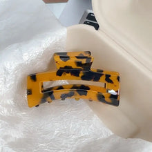 Load image into Gallery viewer, Jumbo Animal Tort Print Claw Clip