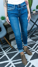 Load image into Gallery viewer, Judy Blue Mid-Rise Skinny 82252